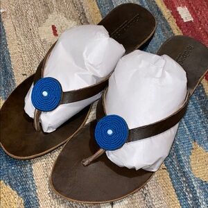 NEW Laidback London leather thong flip flops sandals Blue Beaded Accent Sz 40  9